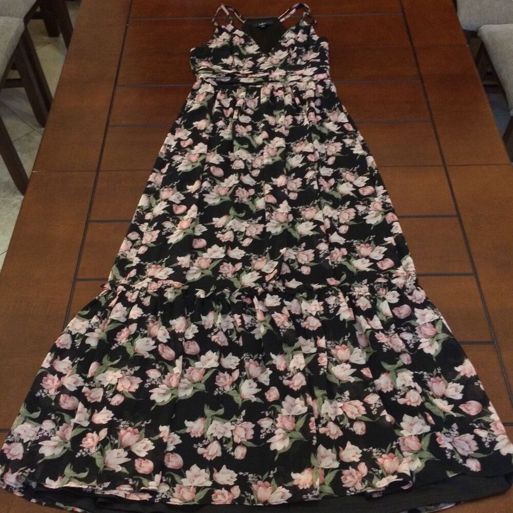 Lulu’s Radiant Look Black Floral Print Sleeveless Maxi Dress small